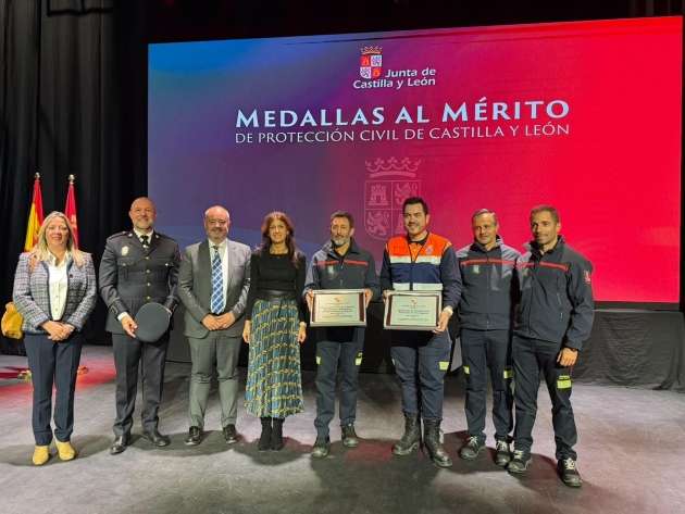 Reconocimiento al Servicio de Extinción de Incendios y a la agrupación de Protección Civil de Segovia
