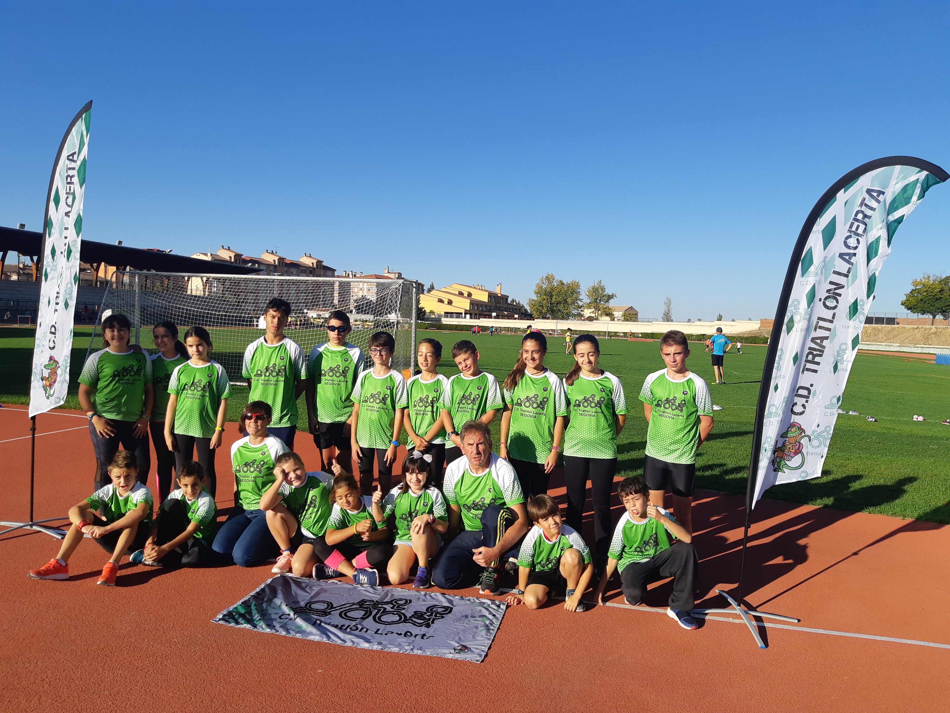 FOTO OFICIAL 01 (2)