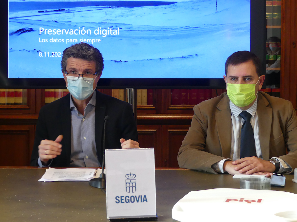 Un novedoso sistema de almacenamiento garantiza la conservación de fondos del Archivo del Ayuntamiento de Segovia 
