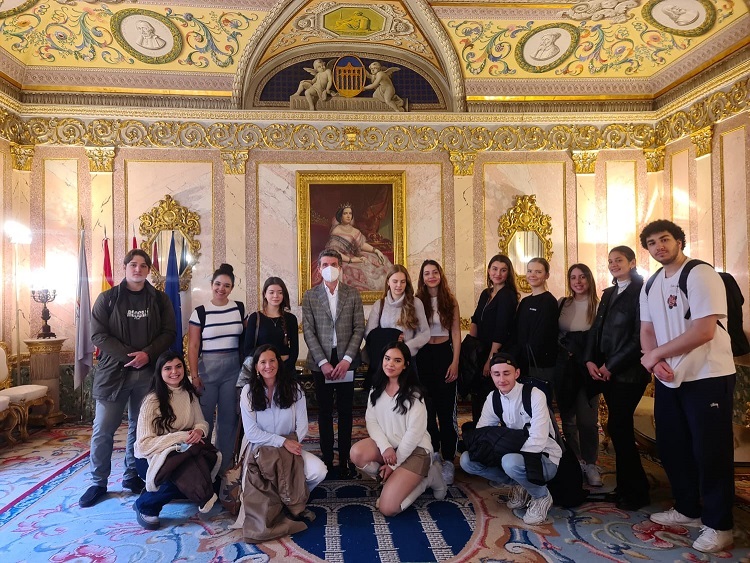 Alumnos IE visitan Ayuntamiento