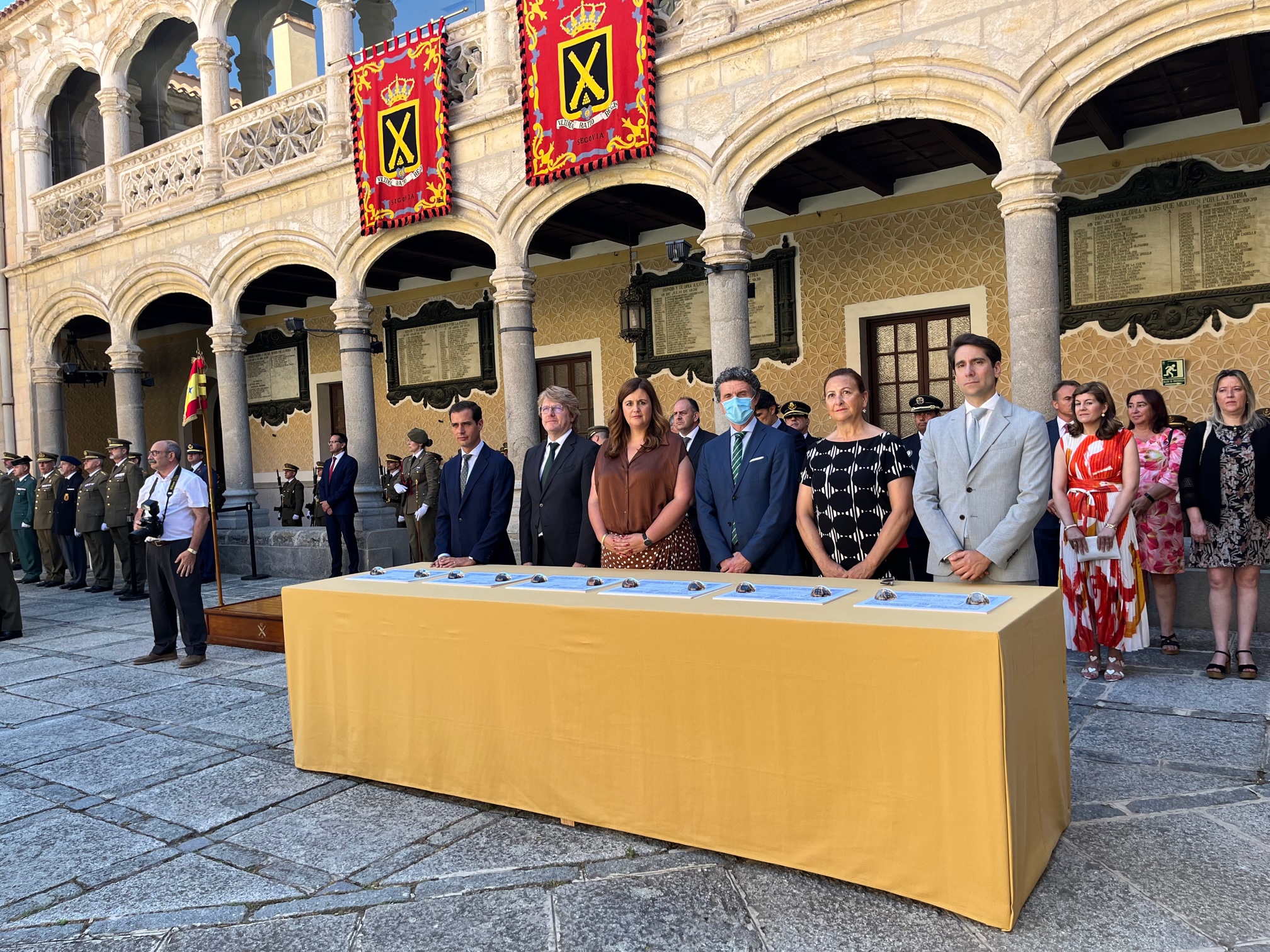 2022-06-10 Entrega segovianos honorarios Academia