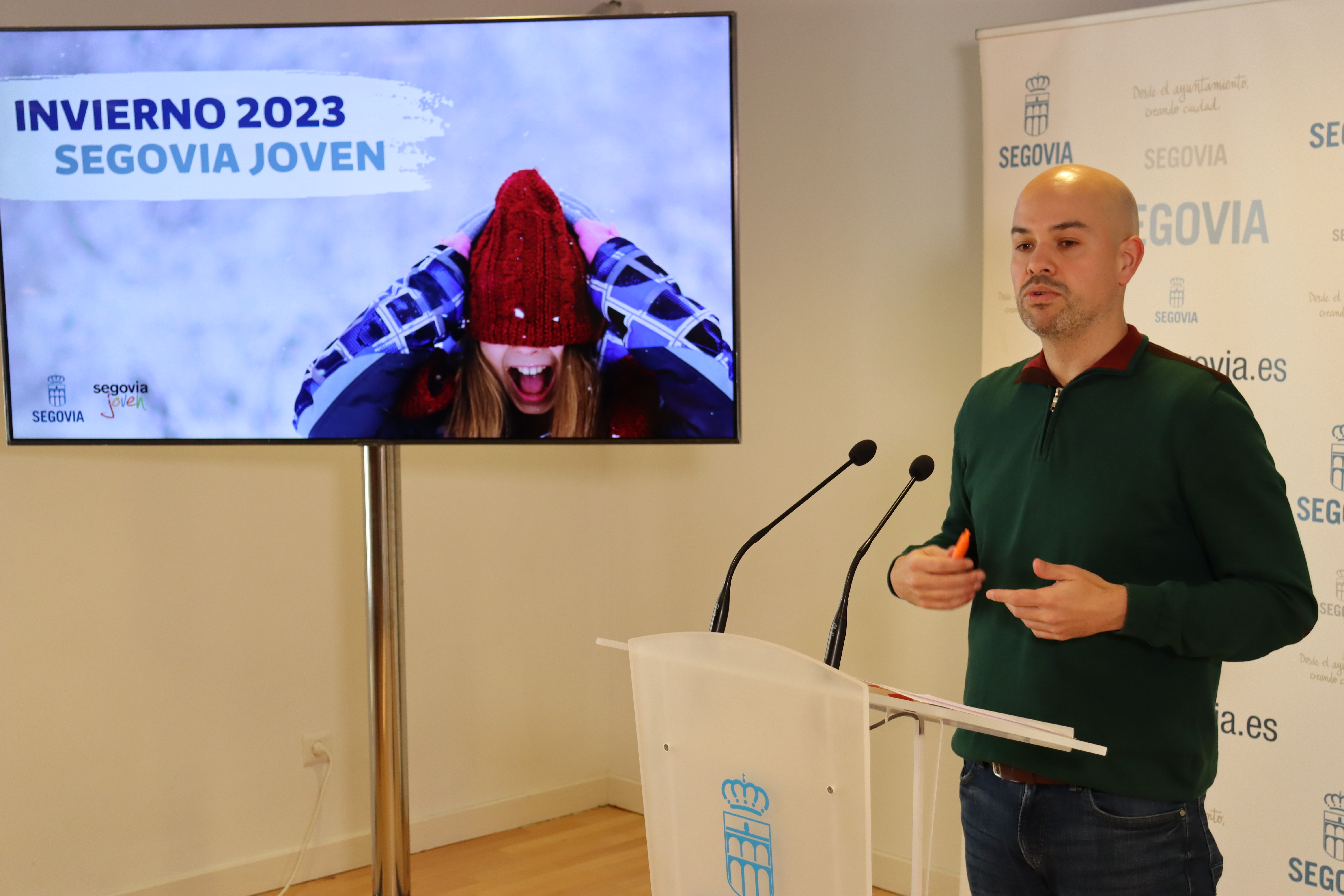 Angel Galindo presenta el programa Segovia Joven