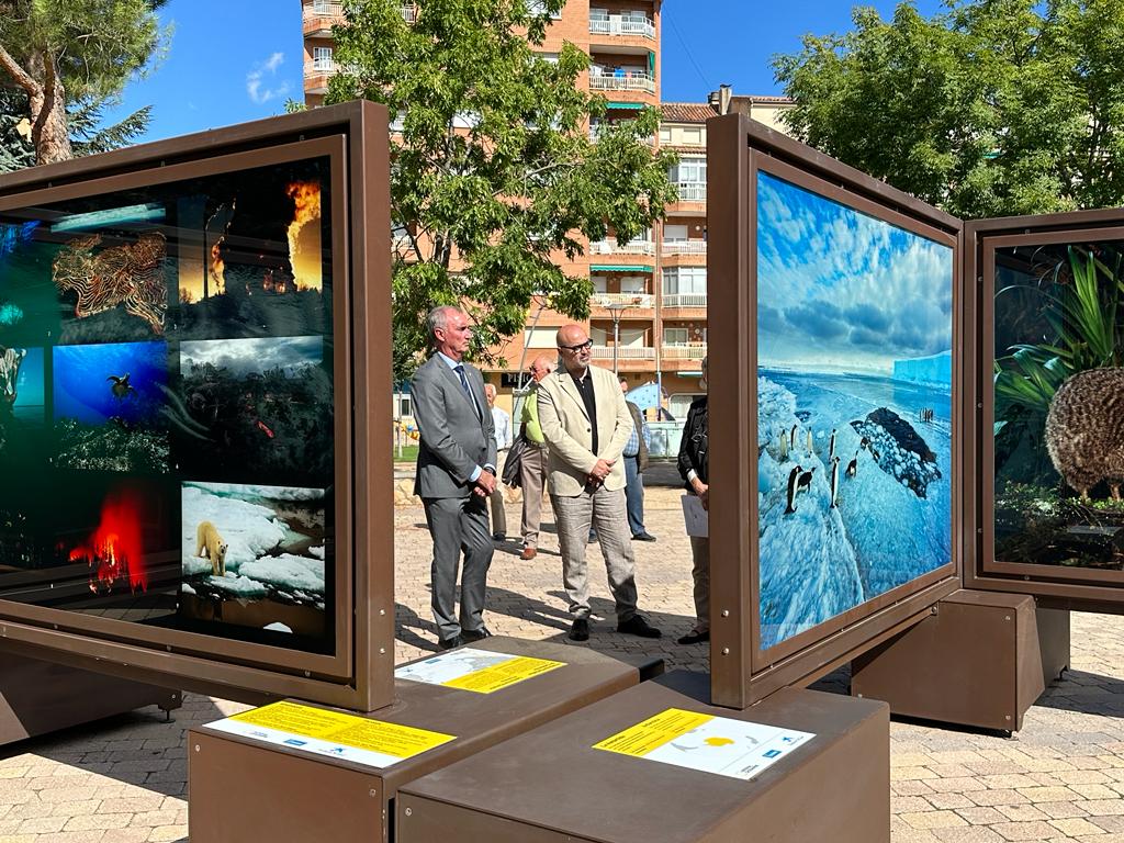 Exposición de Polo a Polo
