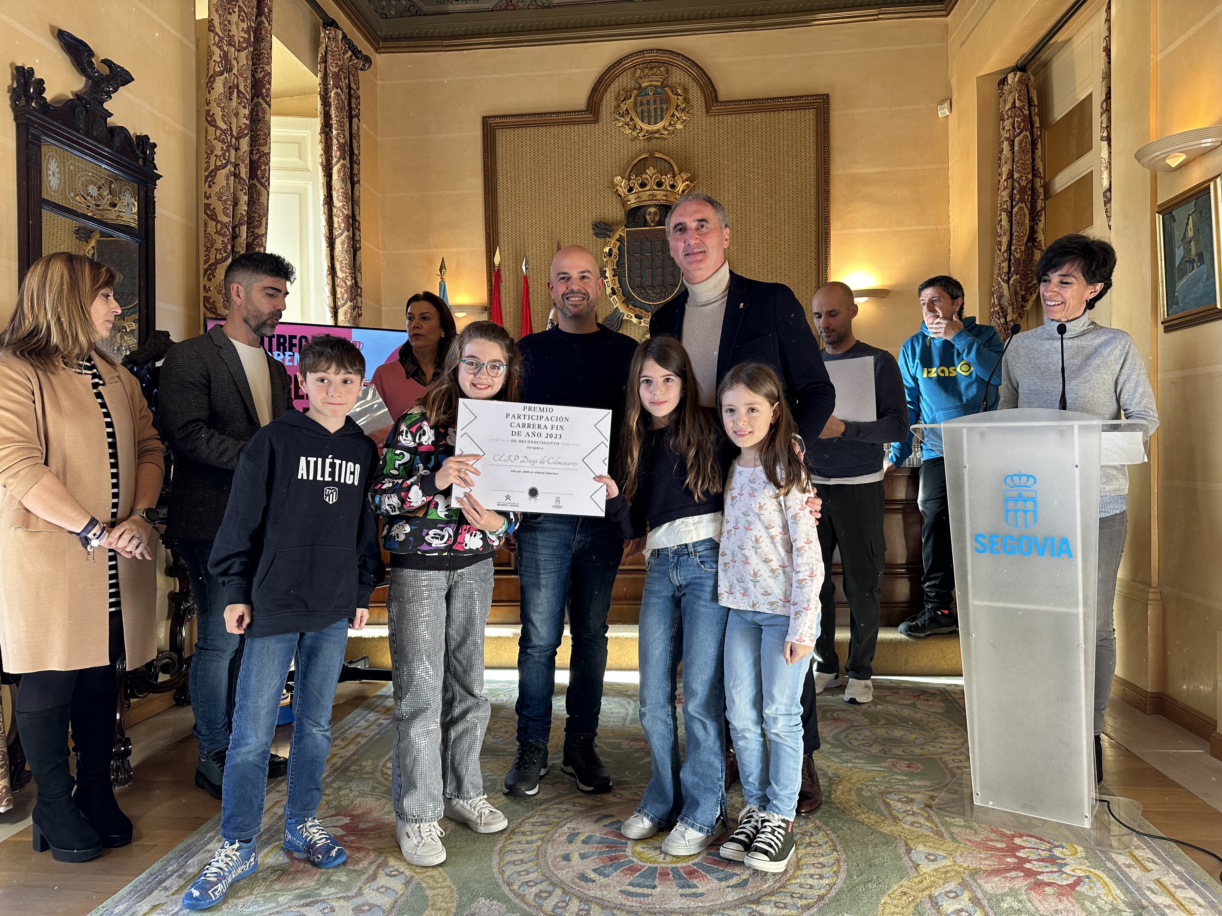 Entrega premios carrera Fin de Año salón 31