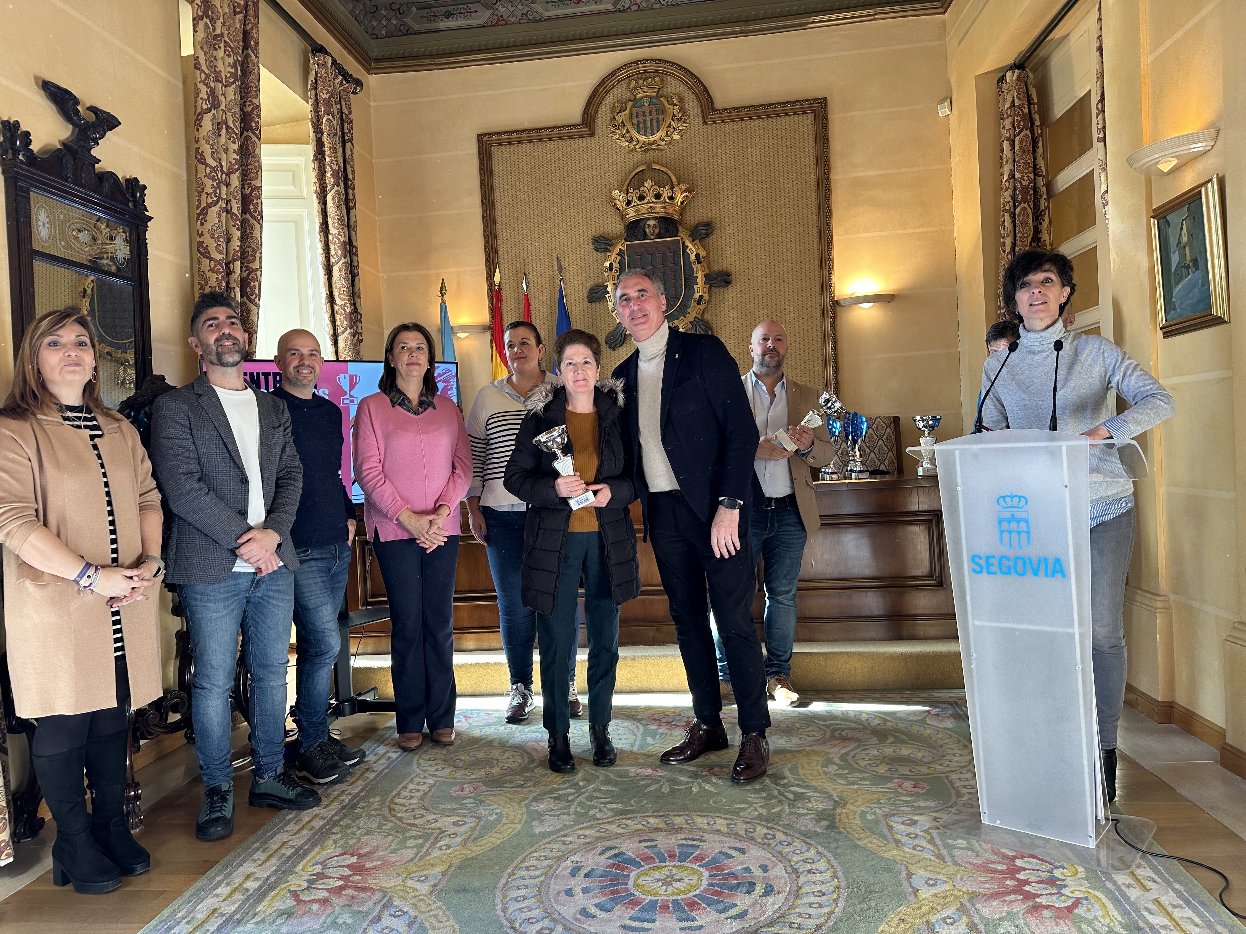 Entrega premios carrera Fin de Año salón 22