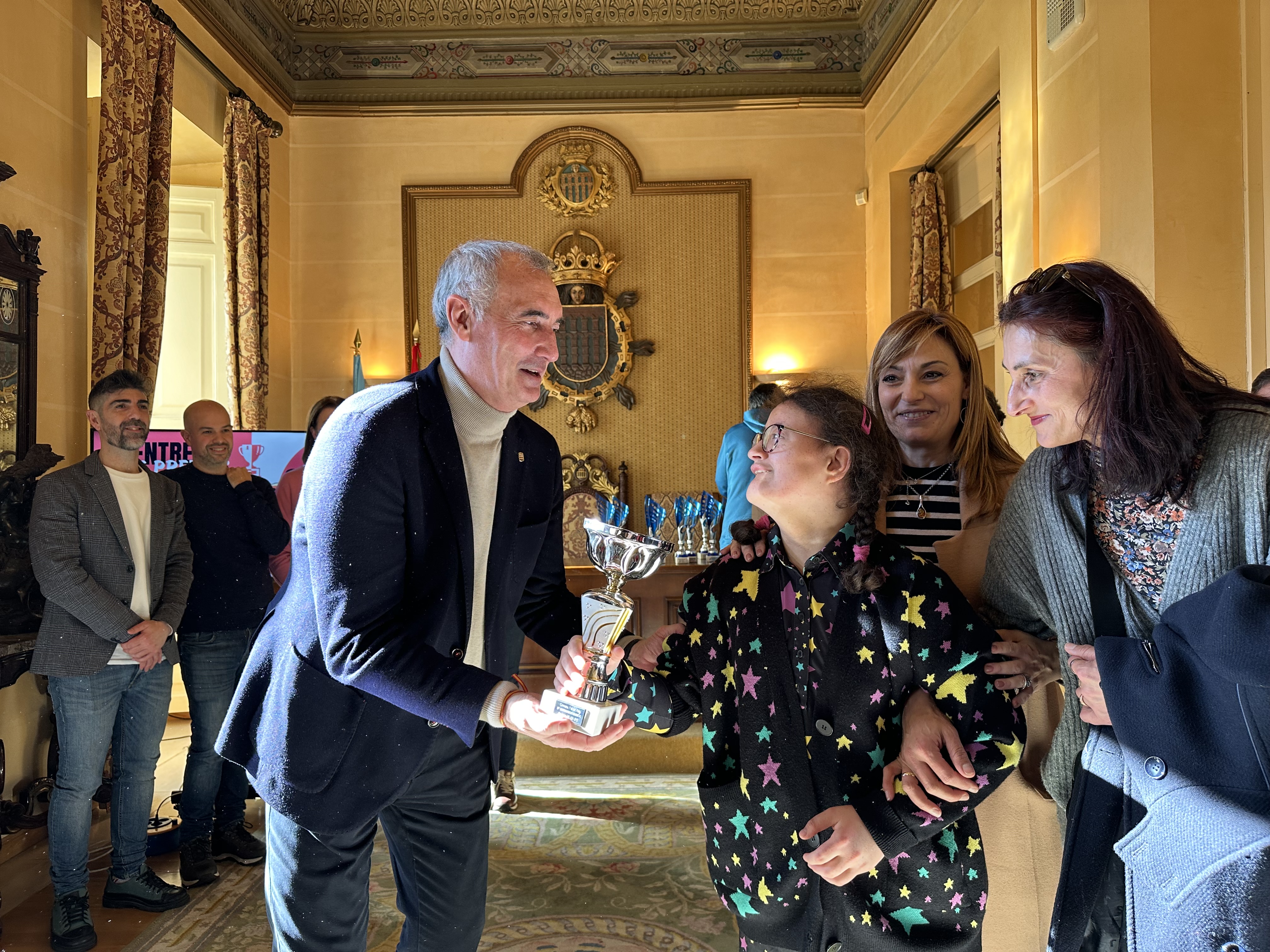 Entrega premios carrera Fin de Año salón 2