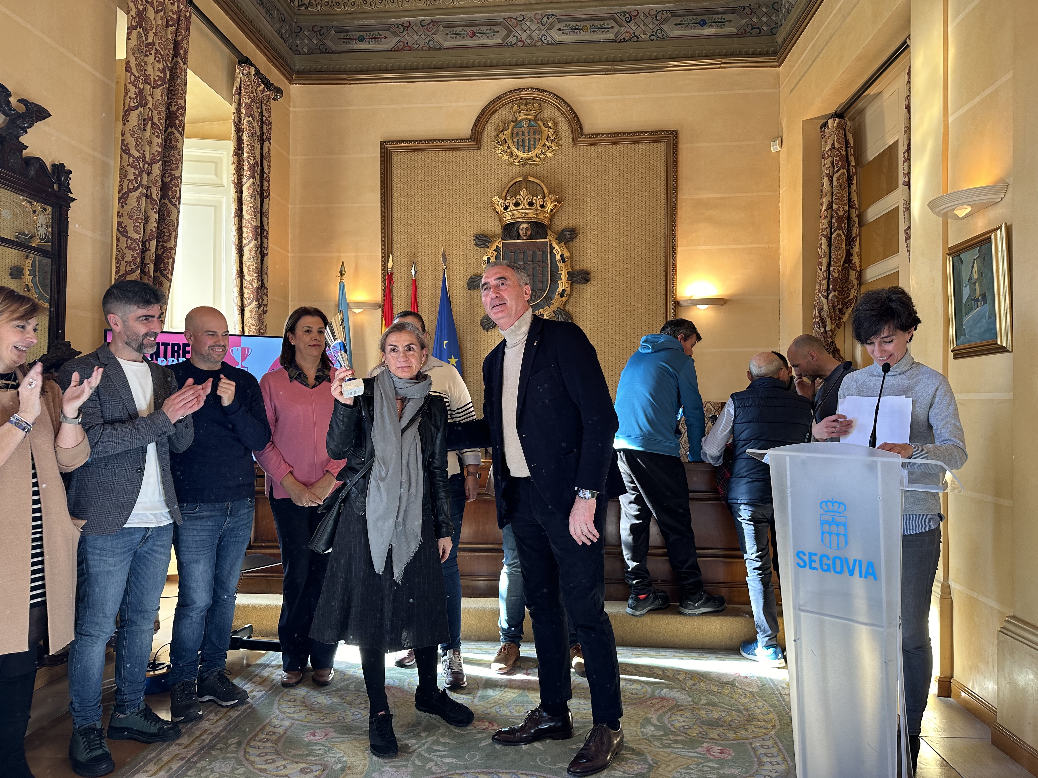 Entrega premios carrera Fin de Año salón 3