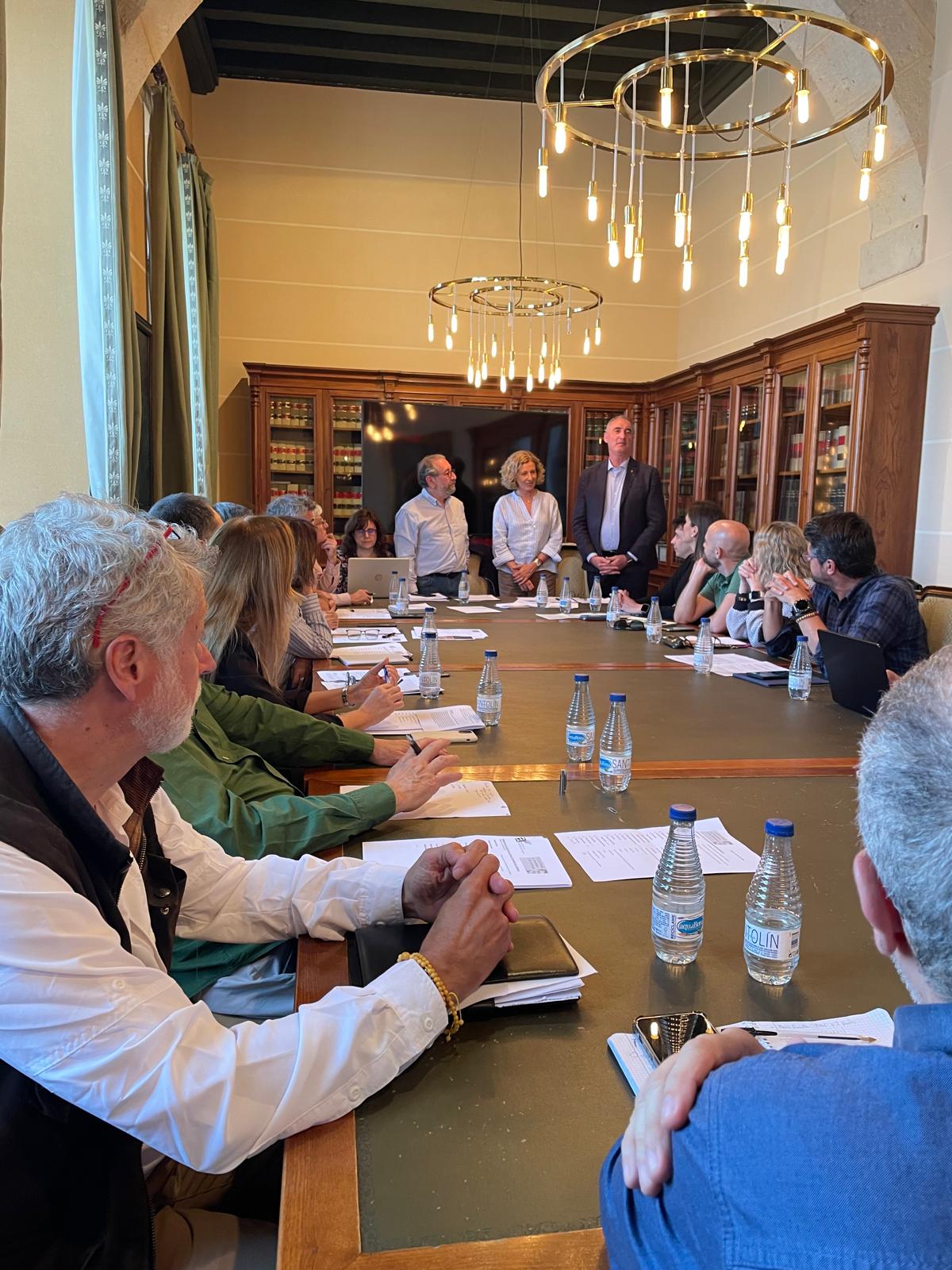 1ª reunión del jurado del premio Cirilo Rodríguez
