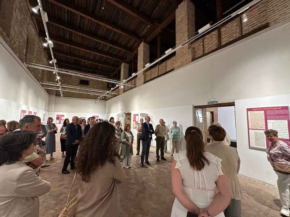 La Alhóndiga acoge la exposición “Midiendo en los @rchivos"