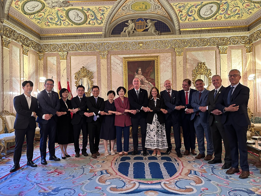 Visita de una delegación de Gangdong-Gu