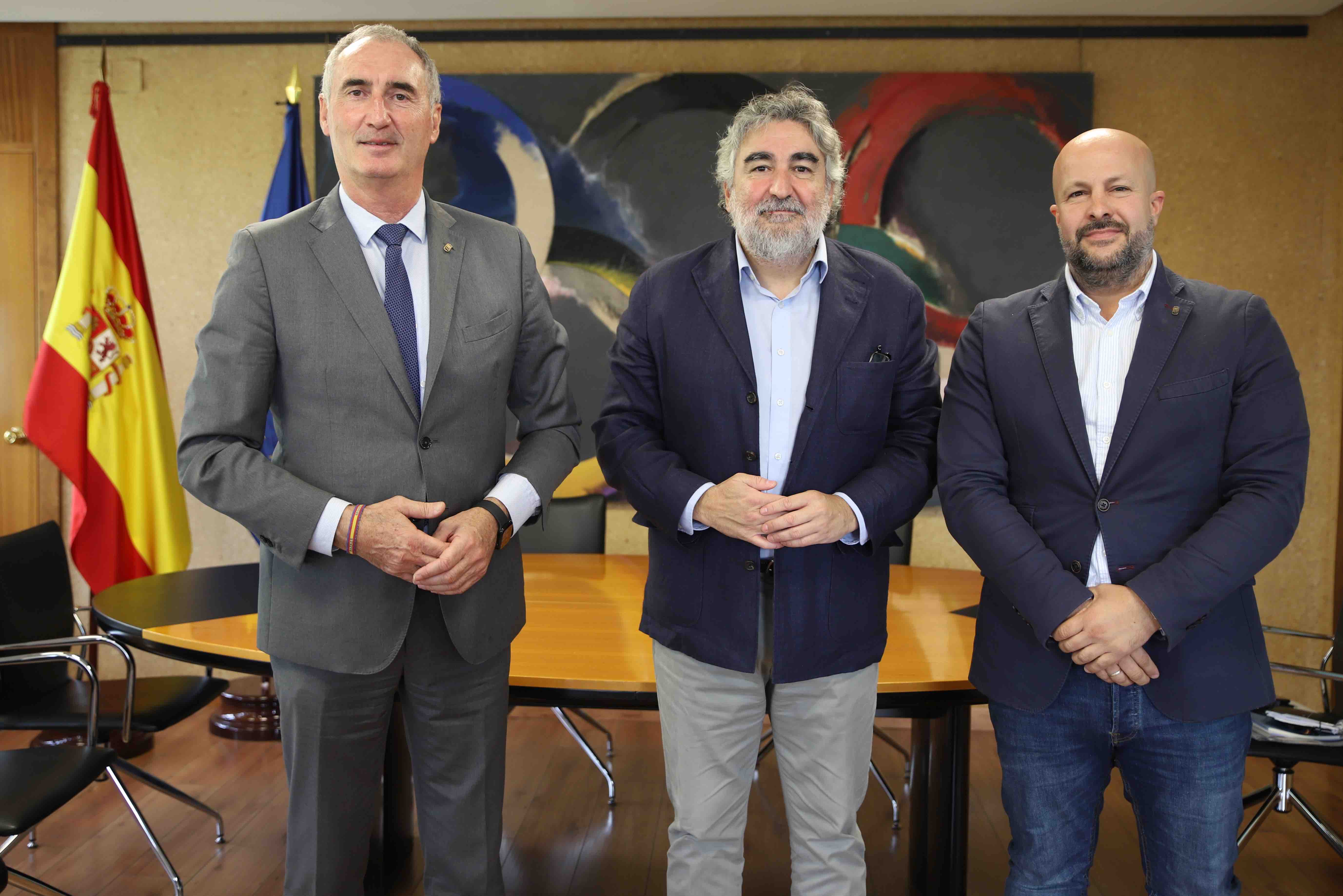 El alcalde José Mazarías reunido con el presidente del Consejo Superior de Deportes, José Manuel Rodríguez Uribes