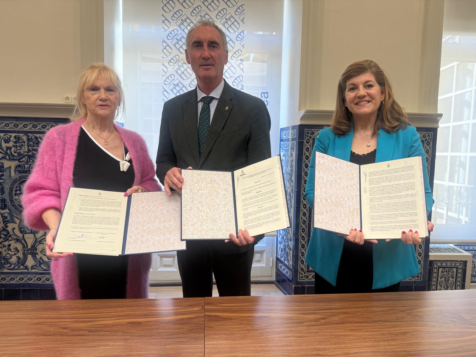 Firma convenio colaboración Plataforma del Voluntariado 
