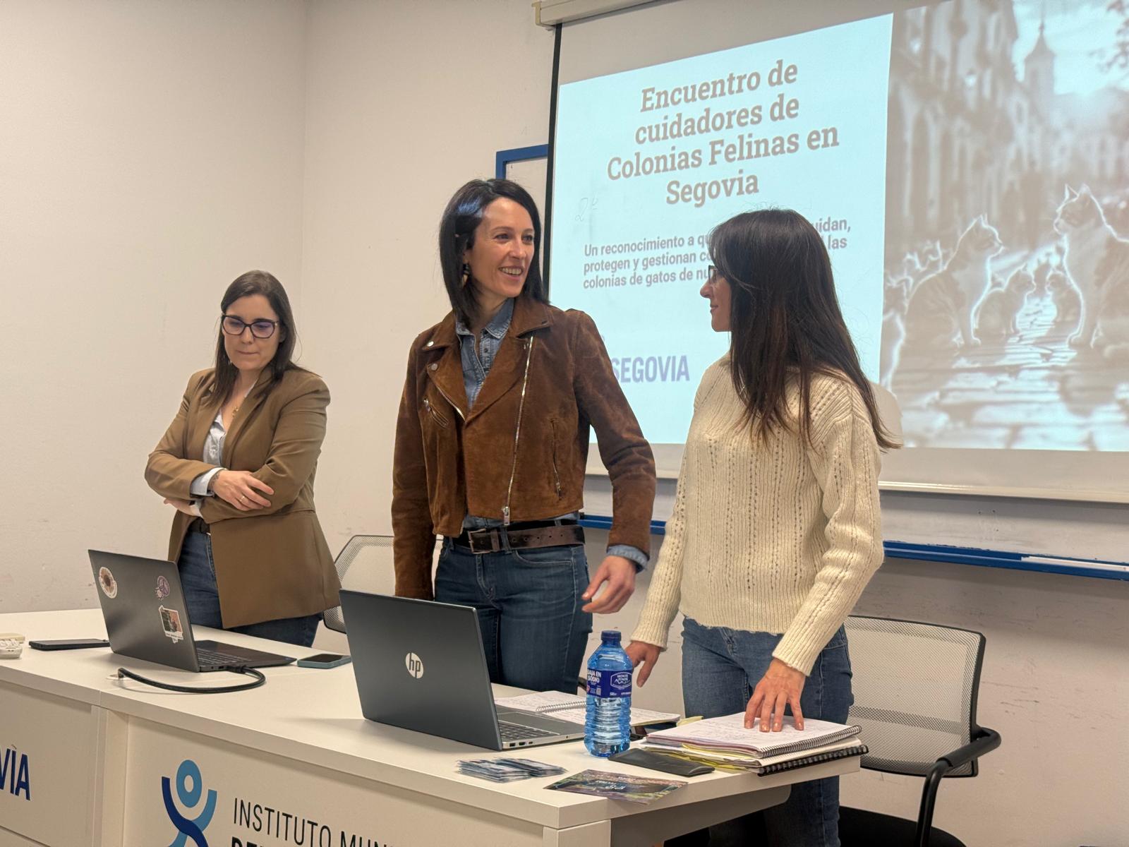 Formación y acreditación de las cuidadoras y cuidadores voluntarios de las colonias felinas