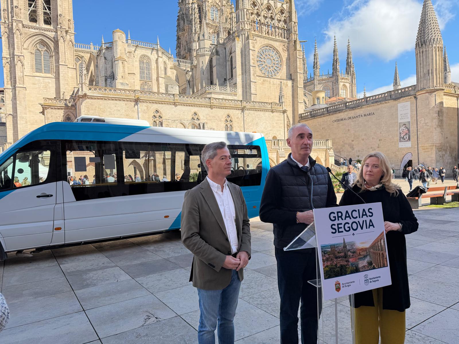 El Ayuntamiento de Segovia cede un microbús al Ayuntamiento de Burgos