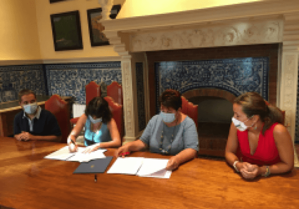 2020-08-14 Firma convenio protectora animales