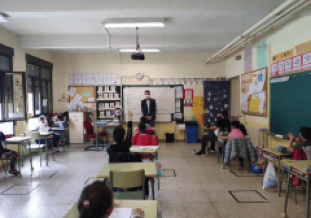 2020-10-13 El concejal en CEIP San José2