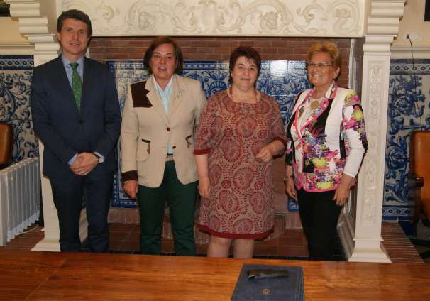 2016-05-24 Convenio con la Federación de la Mujer Rural, FEMUR