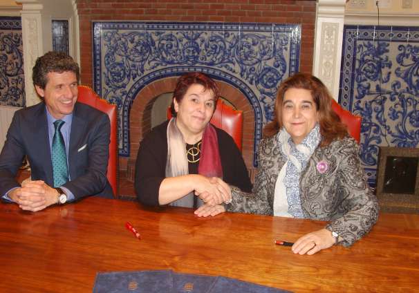 2016-12-16 firma convenio con Cáritas Diocesana