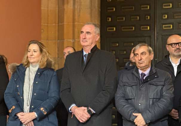El Alcalde, la Concejala de Turismo e Innovación y el Delegado Territorial de la Junta de Castilla y León en el acto del  Isabel la Católica 