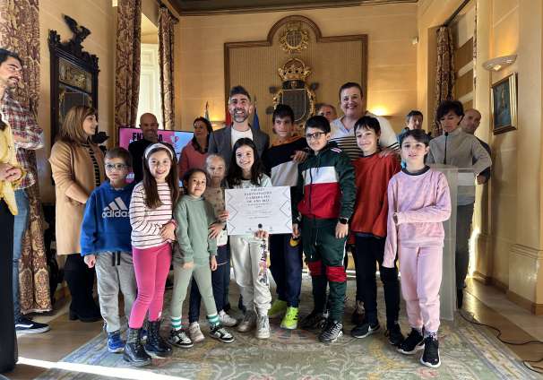 Entrega premios carrera Fin de Año salón 30
