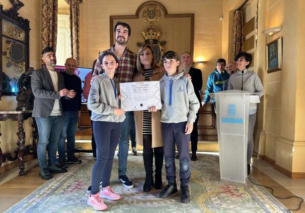 Entrega premios carrera Fin de Año salón 26