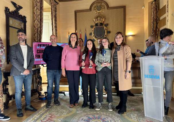Entrega premios carrera Fin de Año salón 20