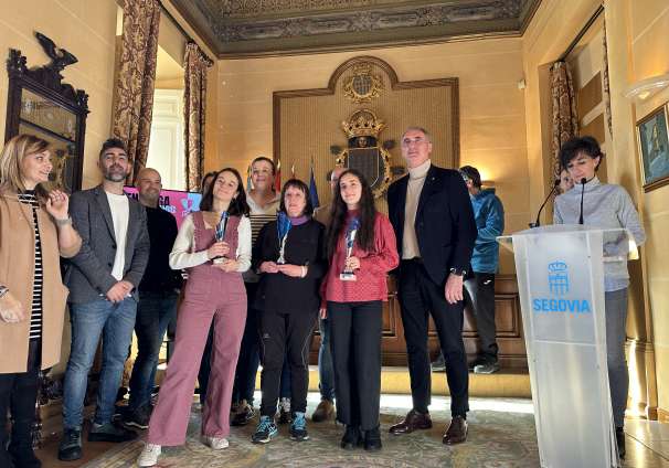 Entrega premios carrera Fin de Año salón 18