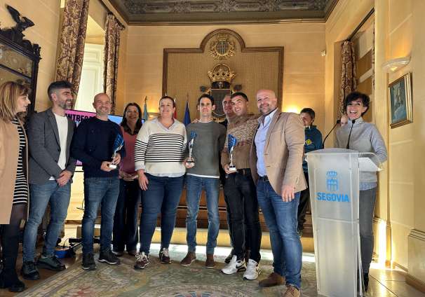 Entrega premios carrera Fin de Año salón 15