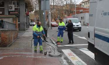 El Ayuntamiento de Segovia refuerza las tareas de limpieza viaria durante las fechas navideñas