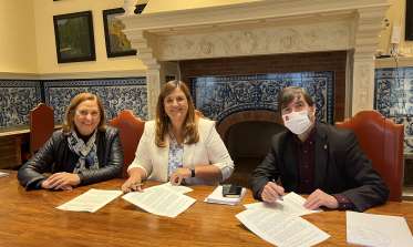 Firma convenio UVA con IMD