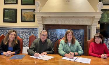 Firma convenio Cáritas
