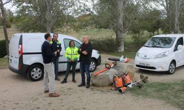nueva maquinaria y vehículos eléctricos para el servicio de mantenimiento de zonas verdes