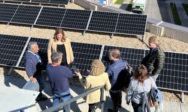 Visita Drylock alcaldesa en las placas solares