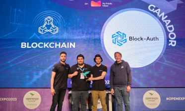 Josué López, Josué García y Yassir Doutroi de Block Auth