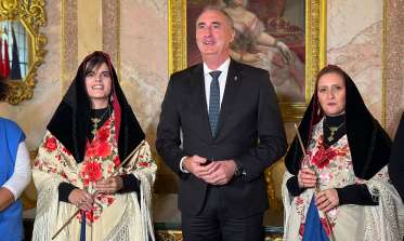 El alcalde de Segovia con las Alcaldesas de Zamarramala