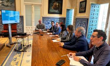La casa consistorial acoge la primera reunión de la Mesa del Comercio convocada por el área de Comercio e Industria
