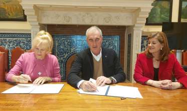 Firma convenio Plataforma Voluntariado
