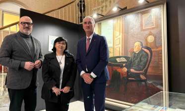 El zaguán del Ayuntamiento acoge el retrato de Antonio Machado