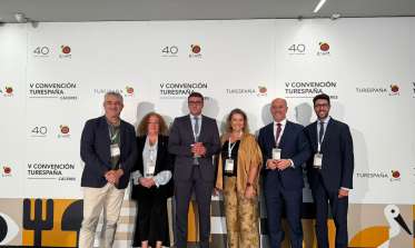 El equipo del área municipal de Turismo participa en la V Convención de Turespaña