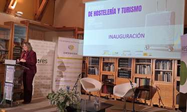 La concejala de Turismo defiende en el Congreso de Hostelería y Turismo un modelo sostenible para la ciudad