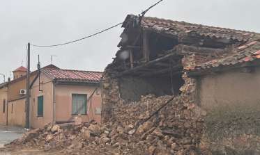 El derrumbe de un edificio obliga al corte de tráfico de la calle Sacramento