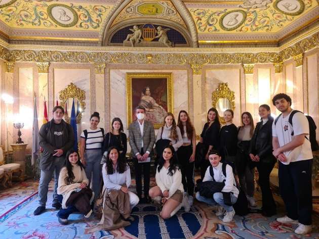 Alumnos IE visitan Ayuntamiento