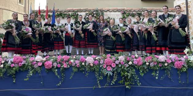 Presentación  de la alcaldesa y damas fiestas 2022