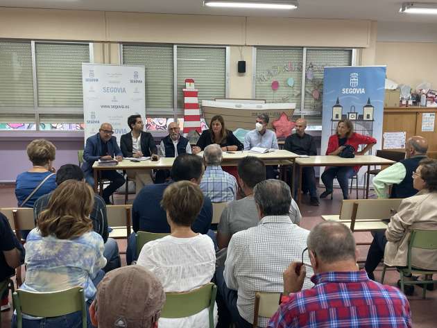 Reunión vecinos La Estación Puente Hierro
