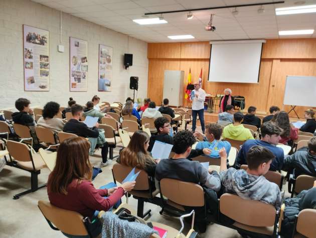 Visita de la Concejala María Antonia Sanz al IES Maria Moliner