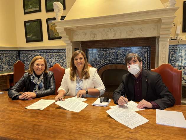 Firma convenio UVA con IMD
