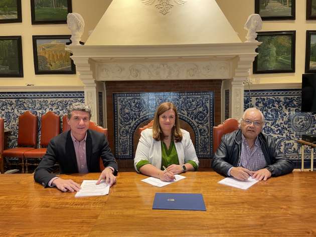 Firma del Convenio de colaboración con Federación Provincial AAVV