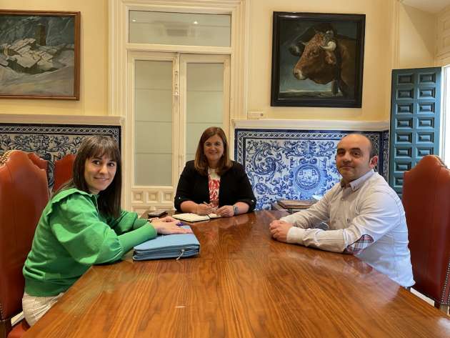 Reunión de la alcaldesa con Segovia sin Gluten