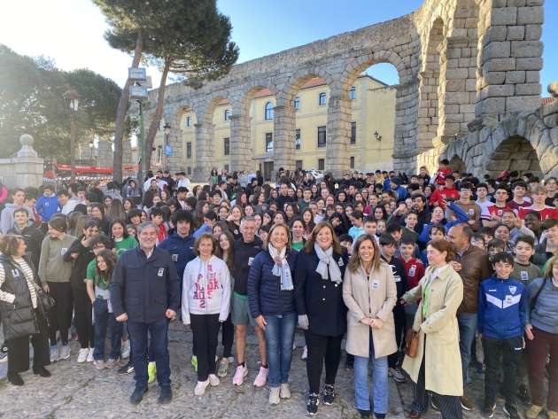 La alcaldesa, en la carrera solidaria del IES Mariano Quintanilla