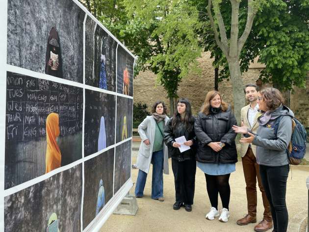 Exposición Médicos del Mundo en el Paseo del Salón